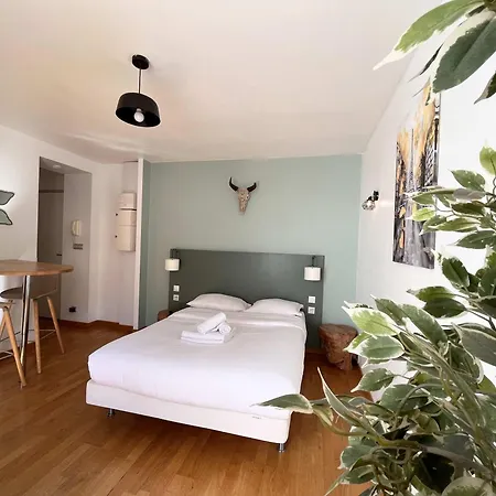 Service - En Face Du Musee - 5 Apartment Paris